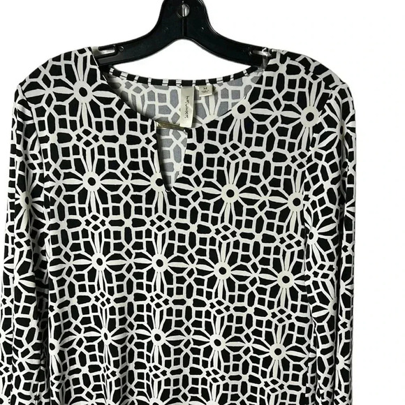 Tacera dress ,Med ,midi , shift,
geometric ,trim , - Picture 4 of 13